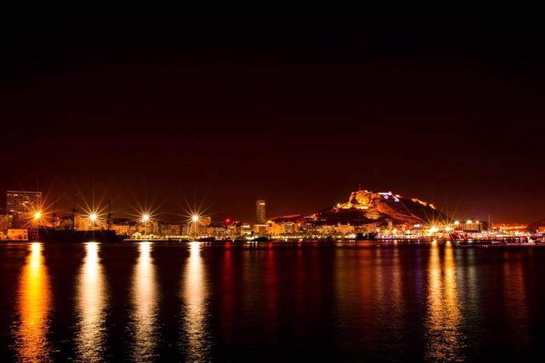 Foto: Alicante desde el muelle de levante. Fuente: Facebook Music Village Alicante